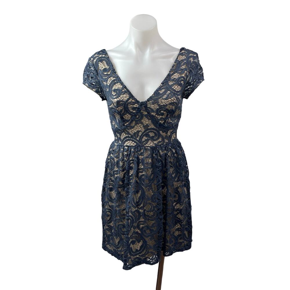 Alya Women's Paisley Lace Overlay V Neck Cap Sleeve Mini Flare A-Line Dress XS